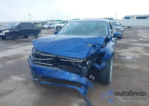 2016 Volkswagen Passat 1.8T S z USA, uszkodzony, nr VIN 1VWAS7A33GC027781